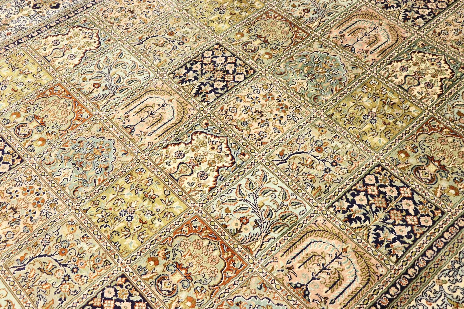 Kashmir silk 241x173 - Image 3