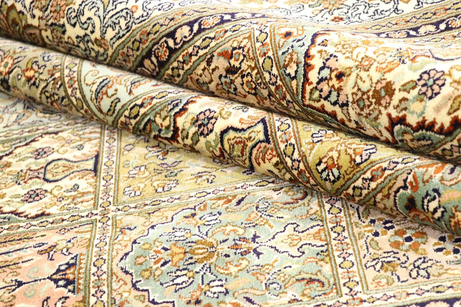 Kashmir silk 241x173 - Image 7
