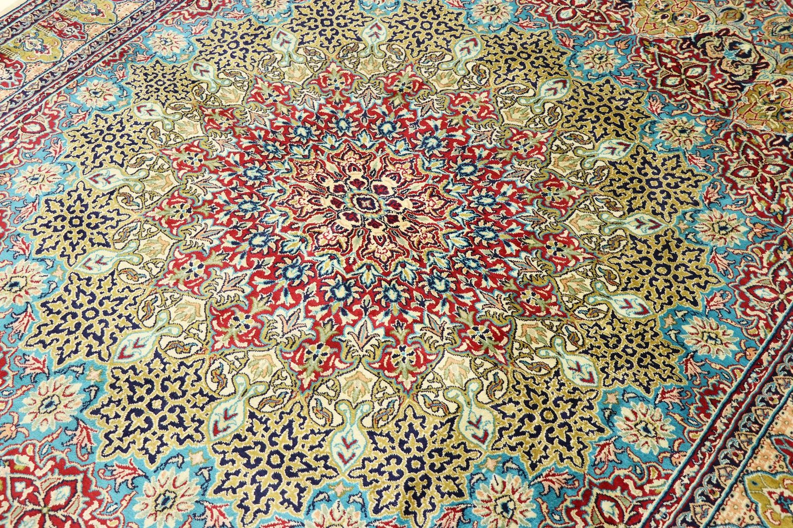 Kashmir silk 275x184 - Image 3
