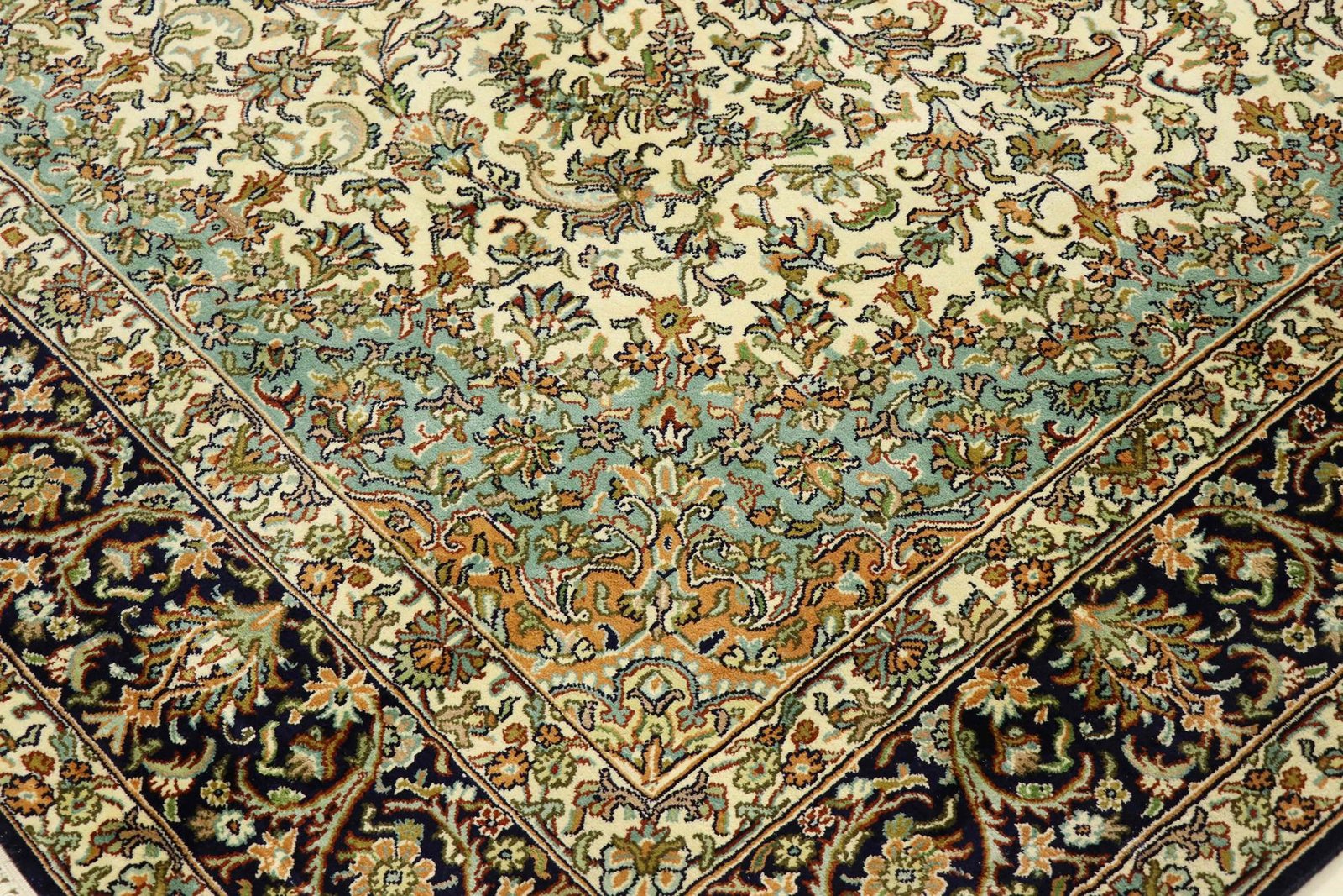 Kashmir silk 258x173 - Image 4