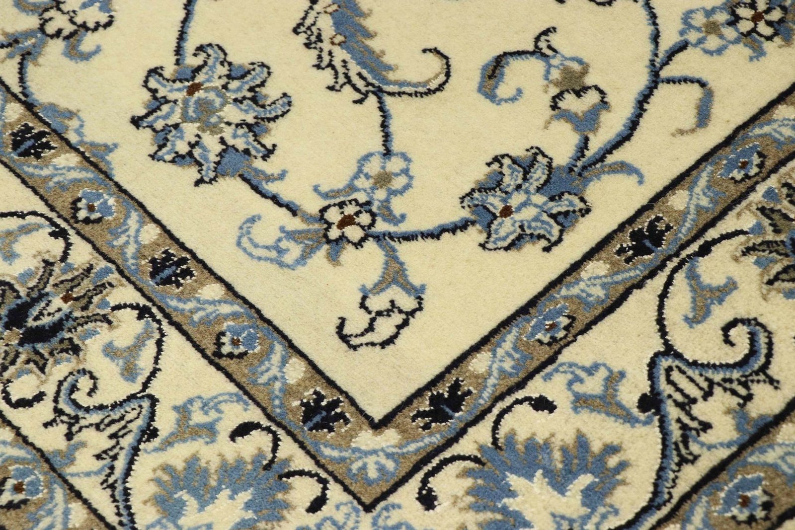 Nain Kashmar 203x121 - Image 4