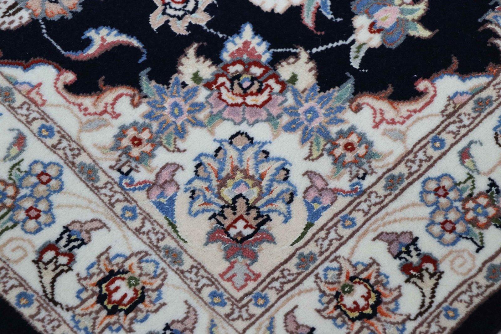 Tabriz 50 Raj 252 x 81 - Image 4