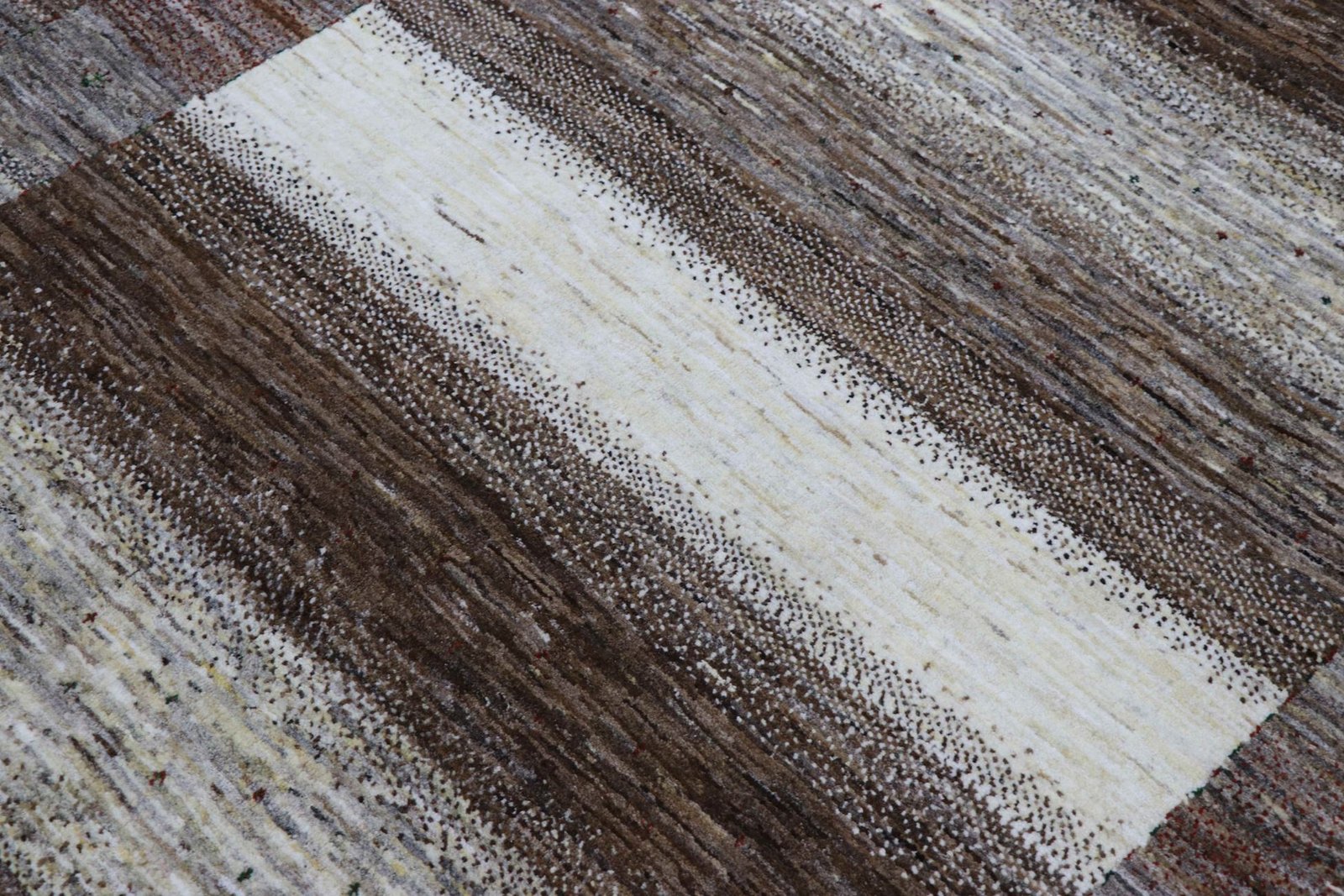 Lori Baseri 201 x 158 - Image 4