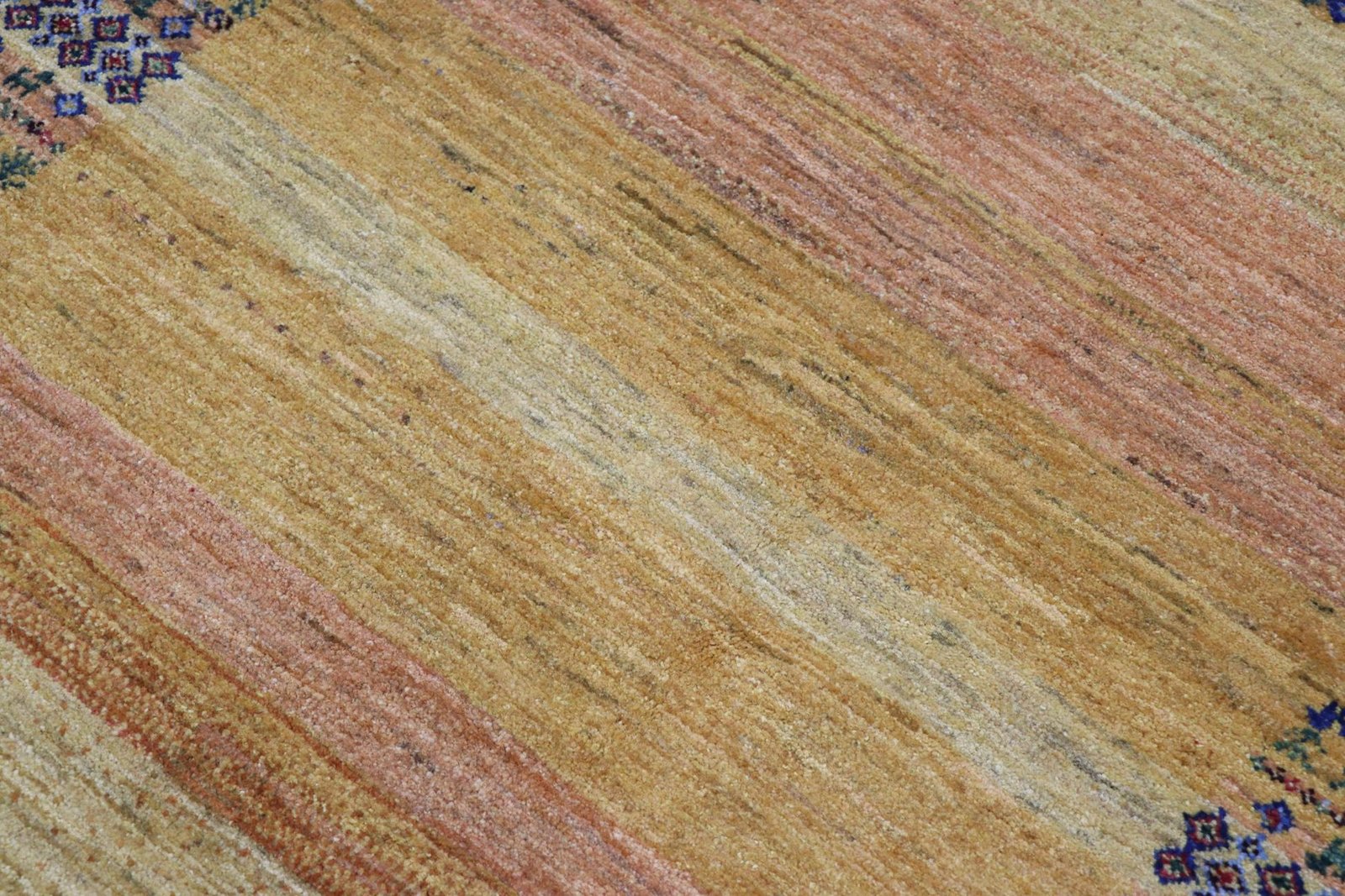 Lori Baseri 193 x 131 - Image 4