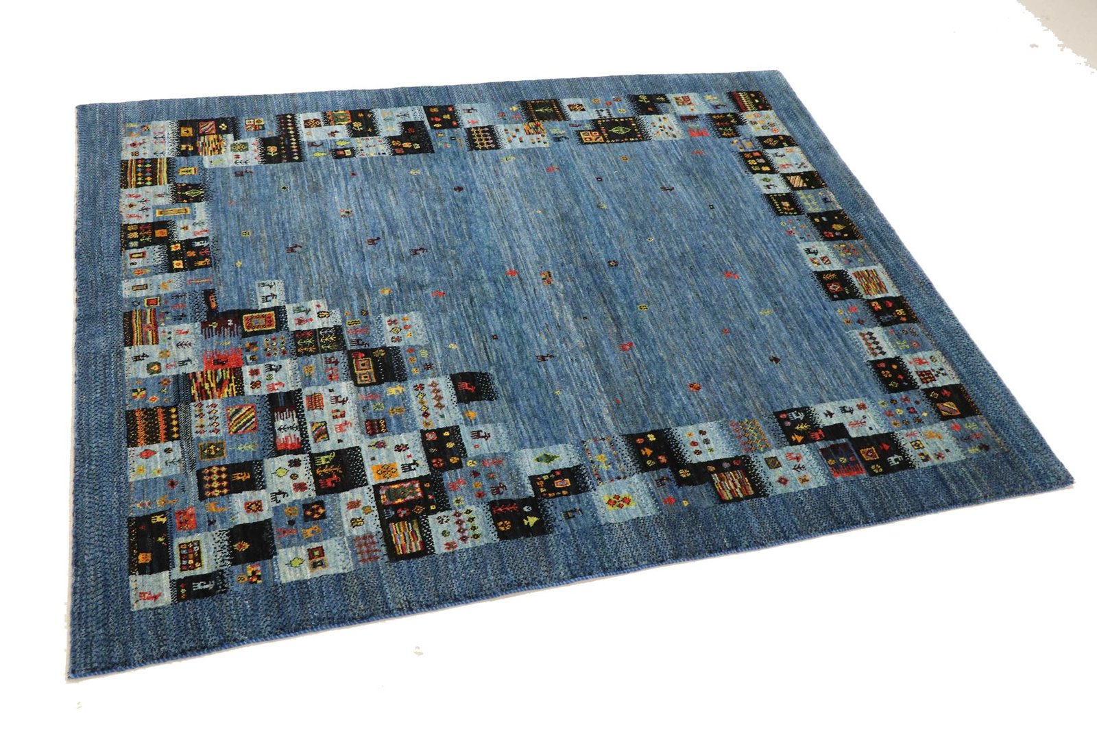 Lori Baseri 199 x 154 - Image 3