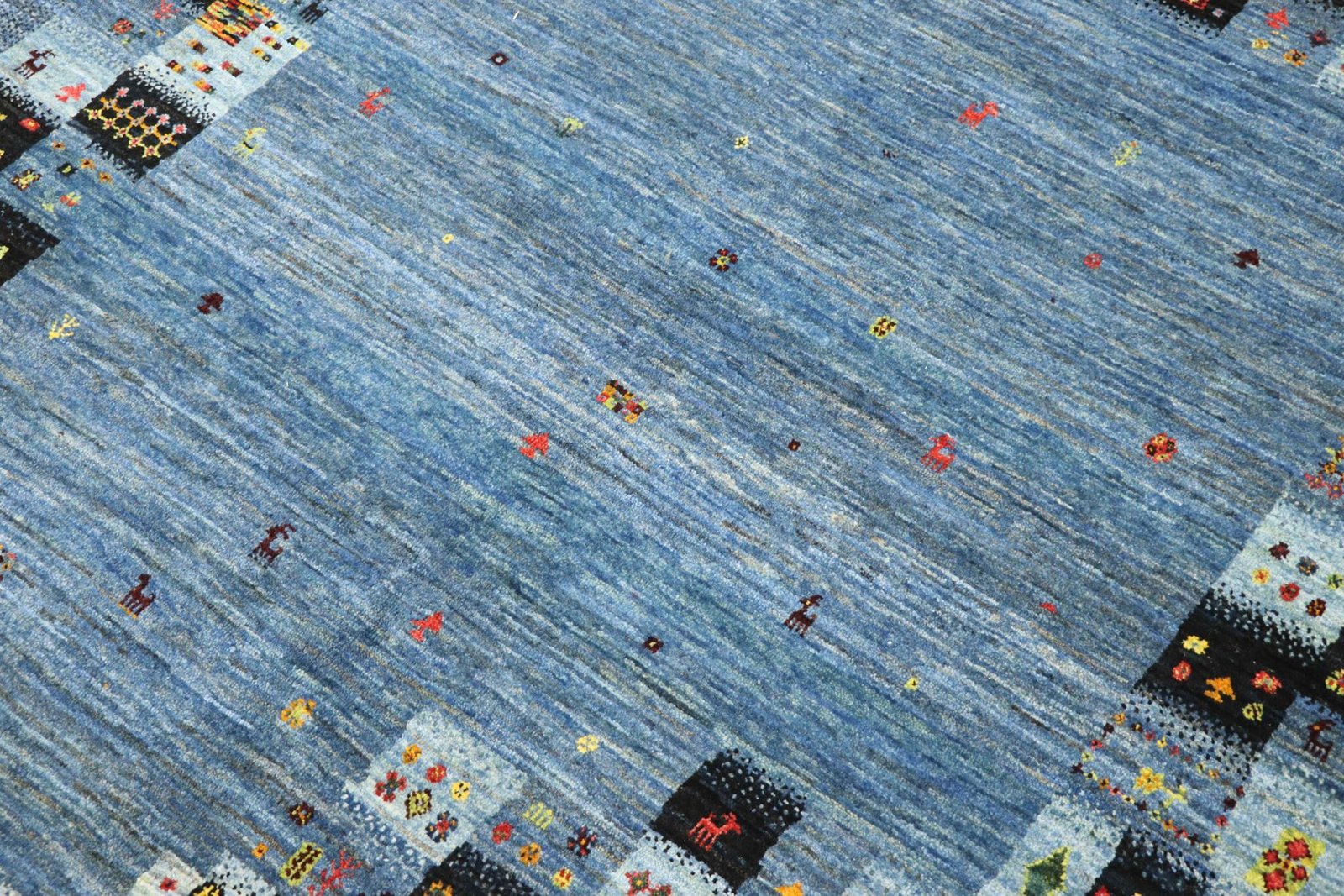 Lori Baseri 199 x 154 - Image 4