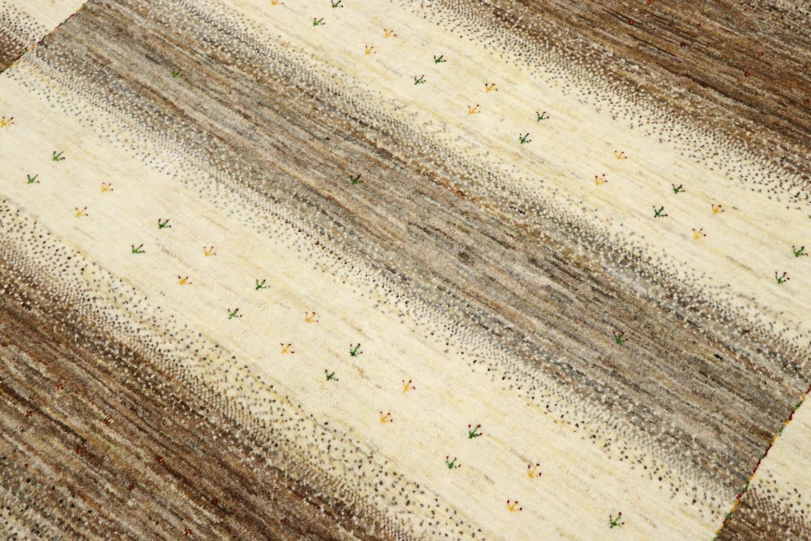 Lori Baseri 205 x 153 - Image 4