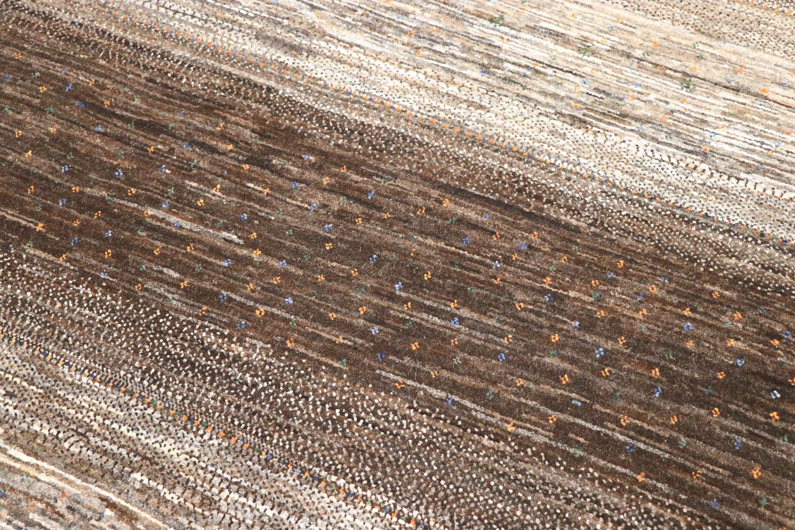 Lori Baseri 180 x 112 - Image 4