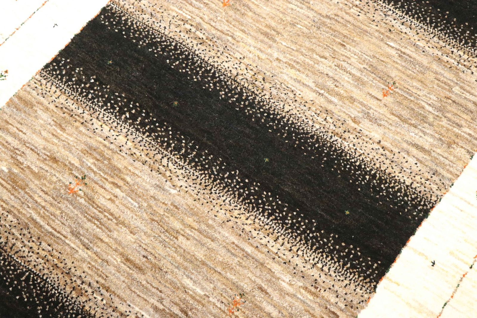 Lori Baseri 190 x 125 - Image 4