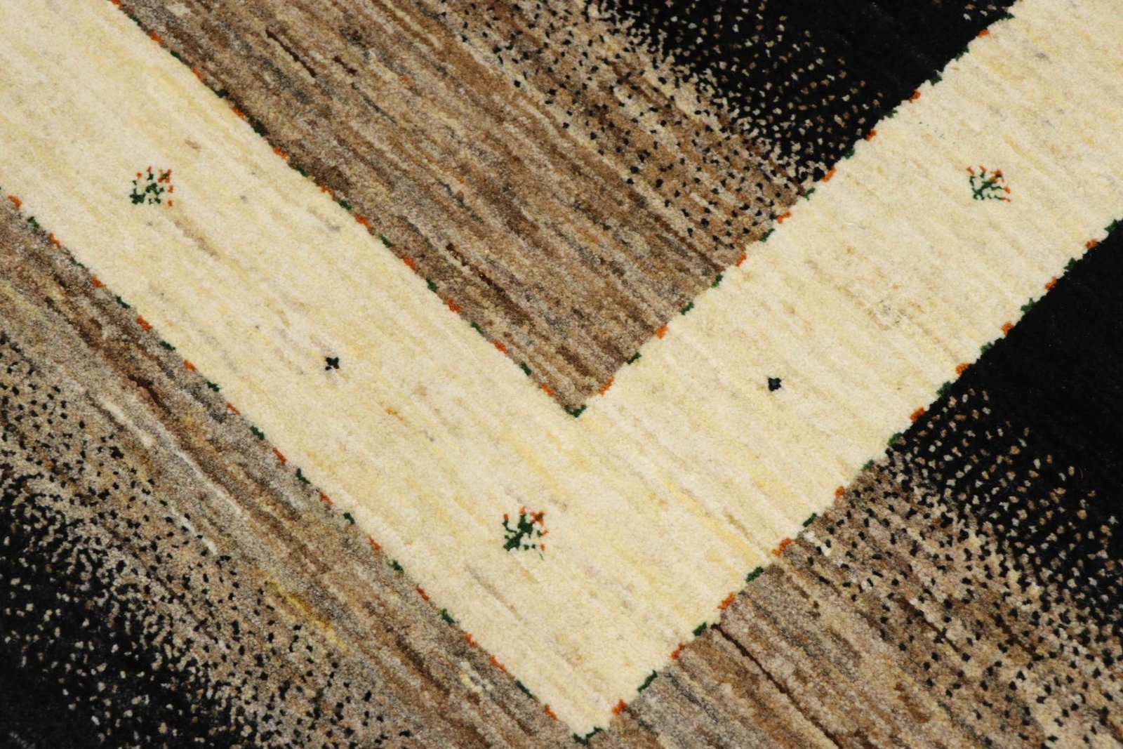 Lori Baseri 195 x 130 - Image 5