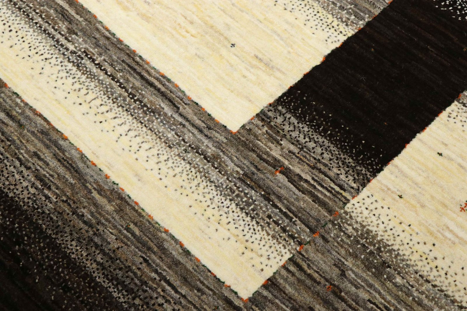 Lori Baseri 293 x 215 - Image 5