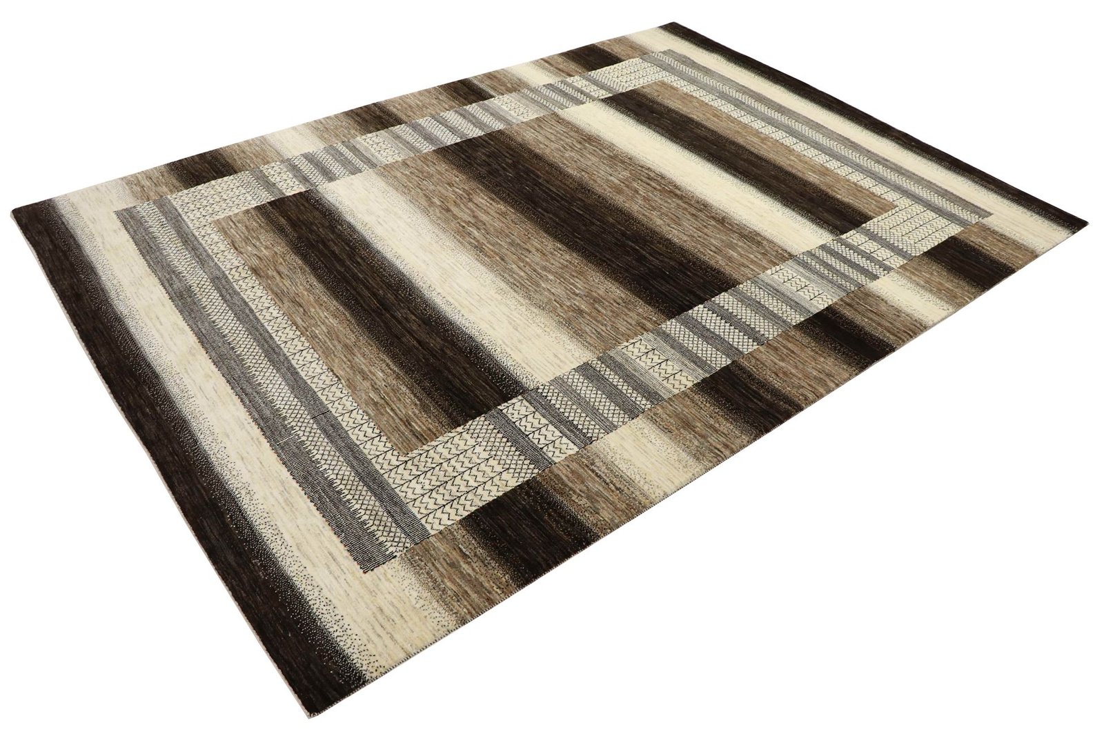 Lori Baseri 323 x 227 - Image 3