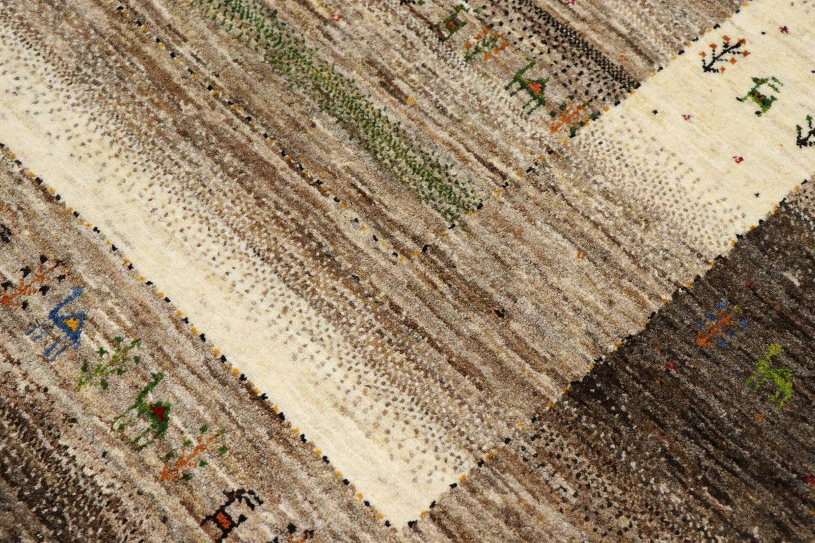 Lori Baseri 231 x 175 - Image 5