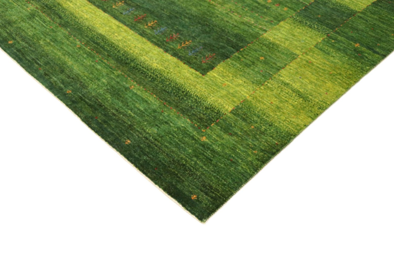 Lori Baseri 294 x 195 - Image 6