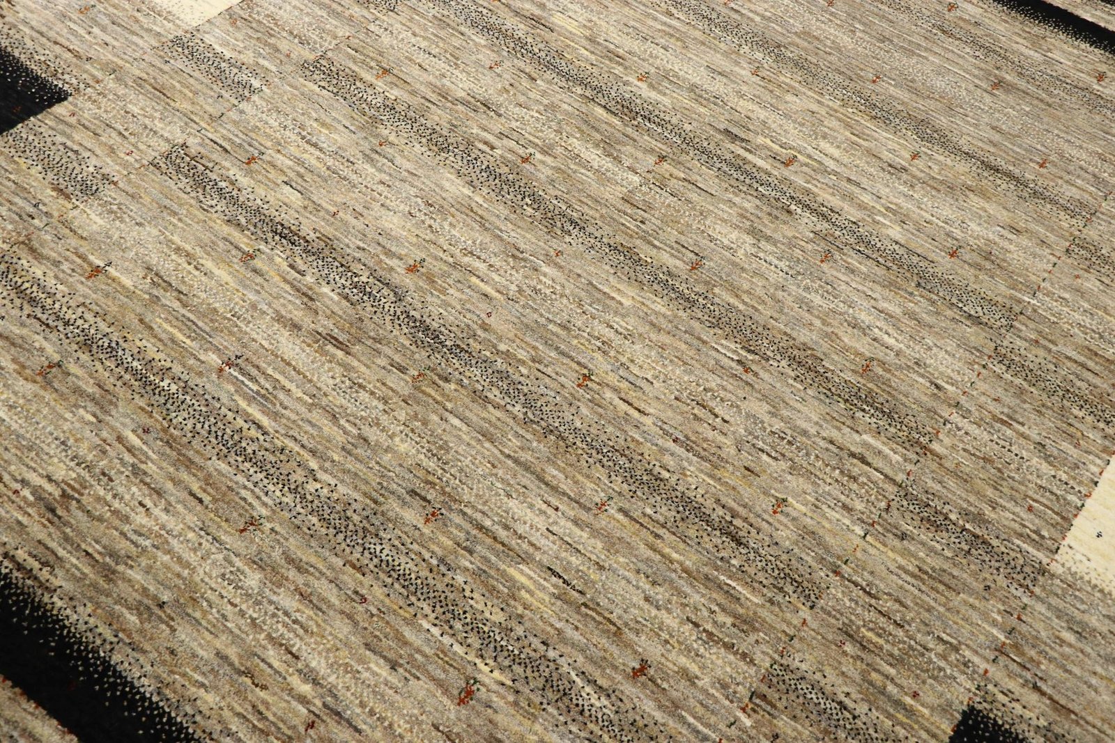 Lori Baseri 300 x 210 - Image 4