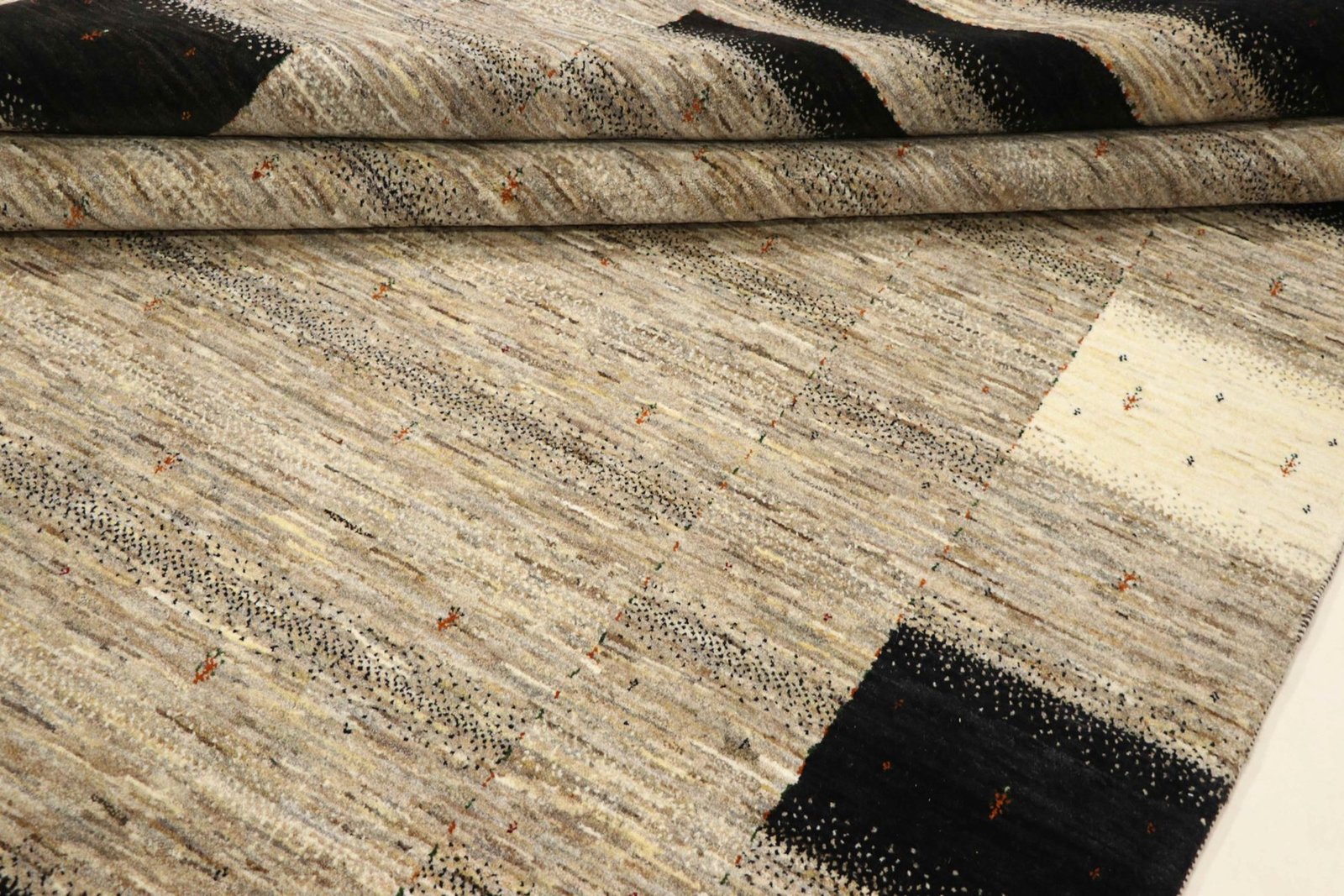 Lori Baseri 300 x 210 - Image 8