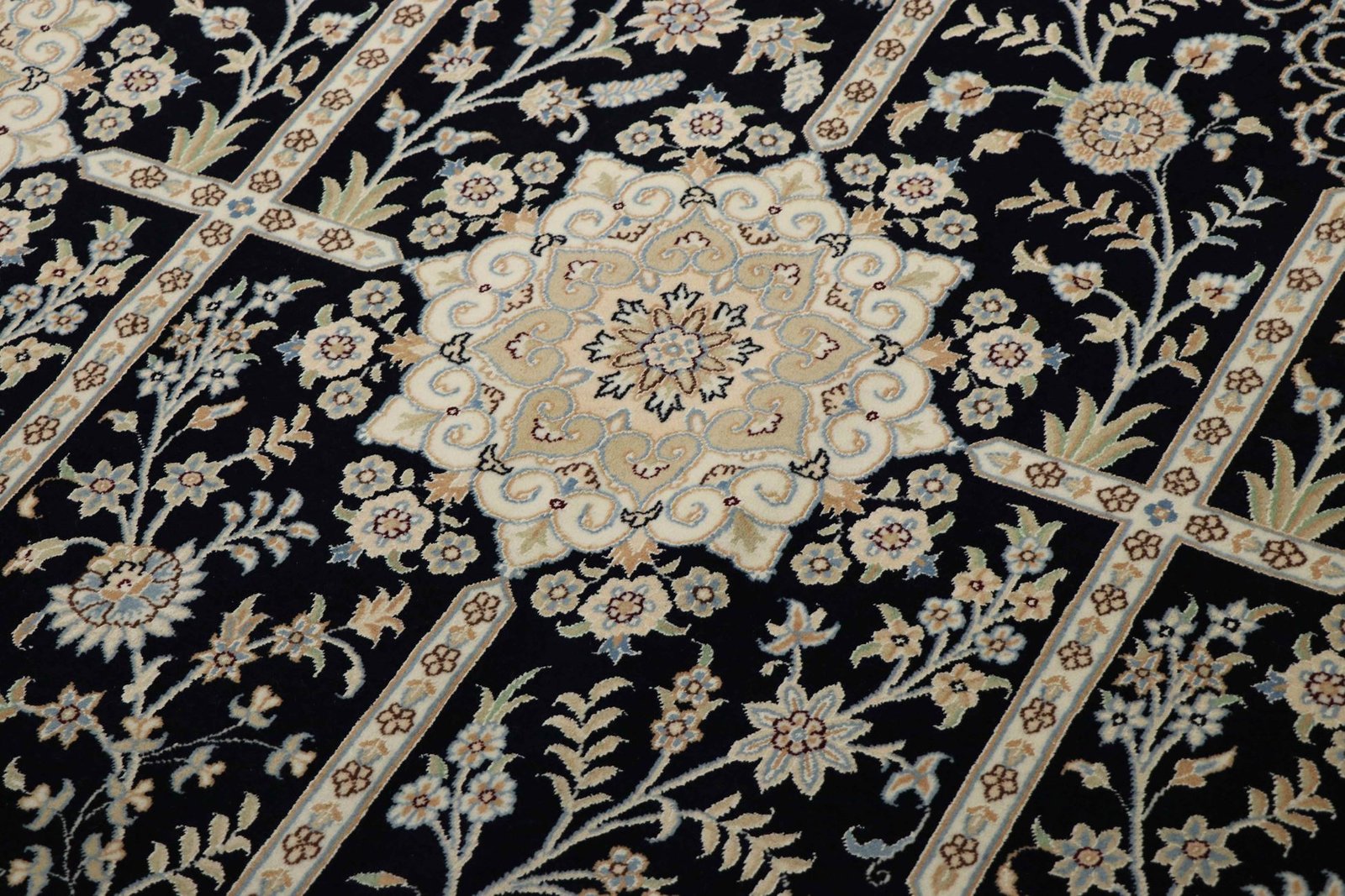 Nain 9La Sherkat 304x197 - Image 4