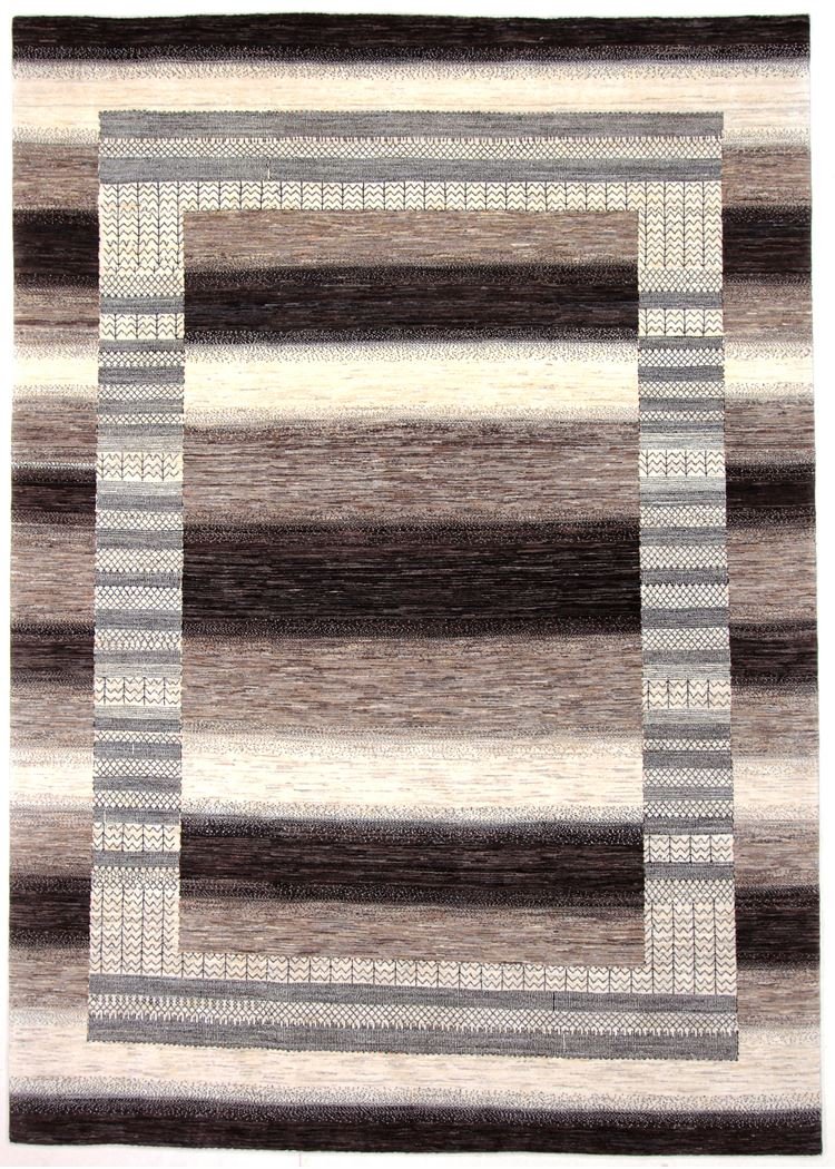 Lori Baseri 323 x 227