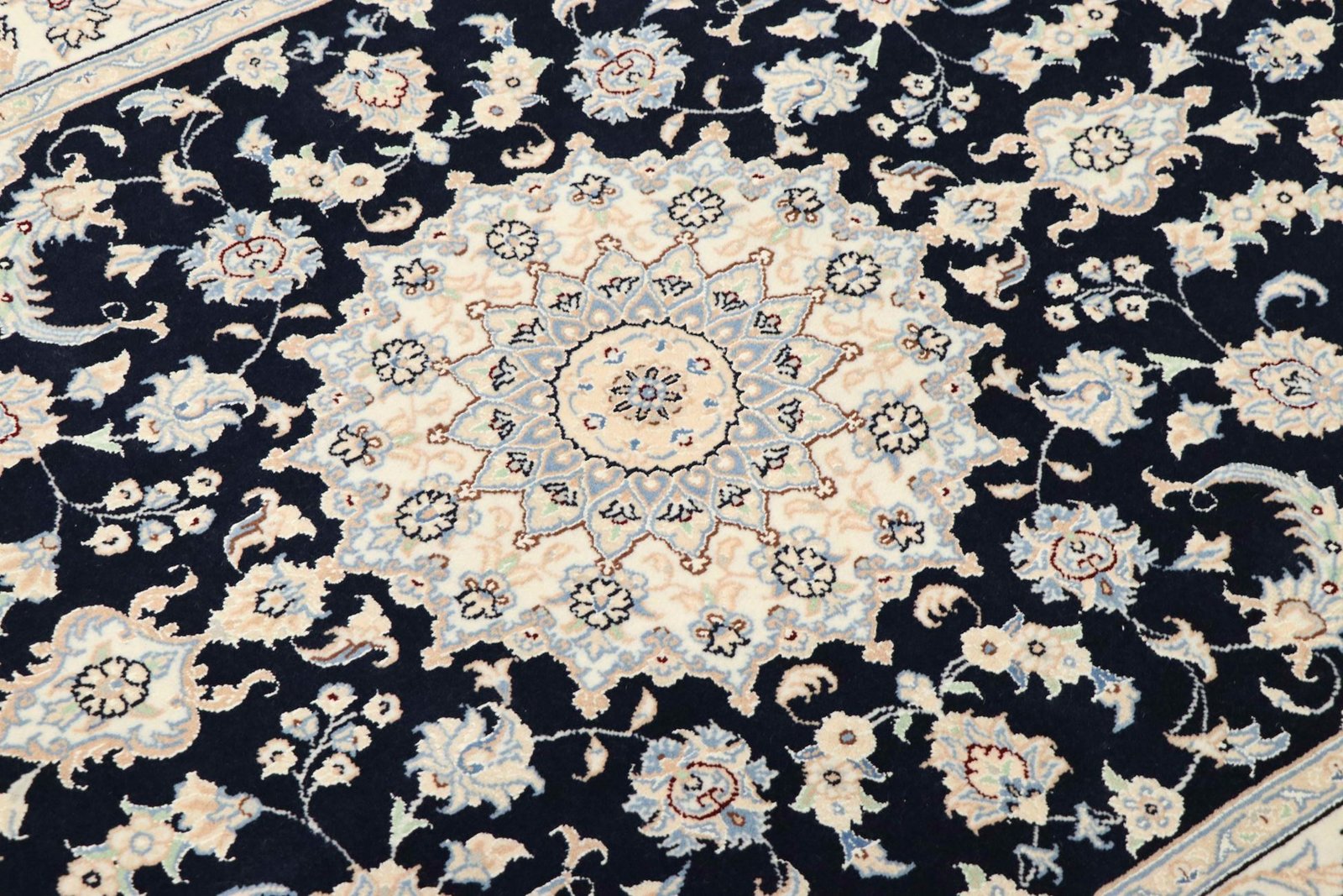 Nain 9La Sherkat 151x105 - Image 4