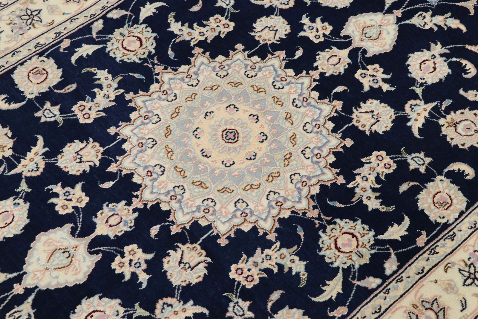 Nain 9La Sherkat 161x105 - Image 4