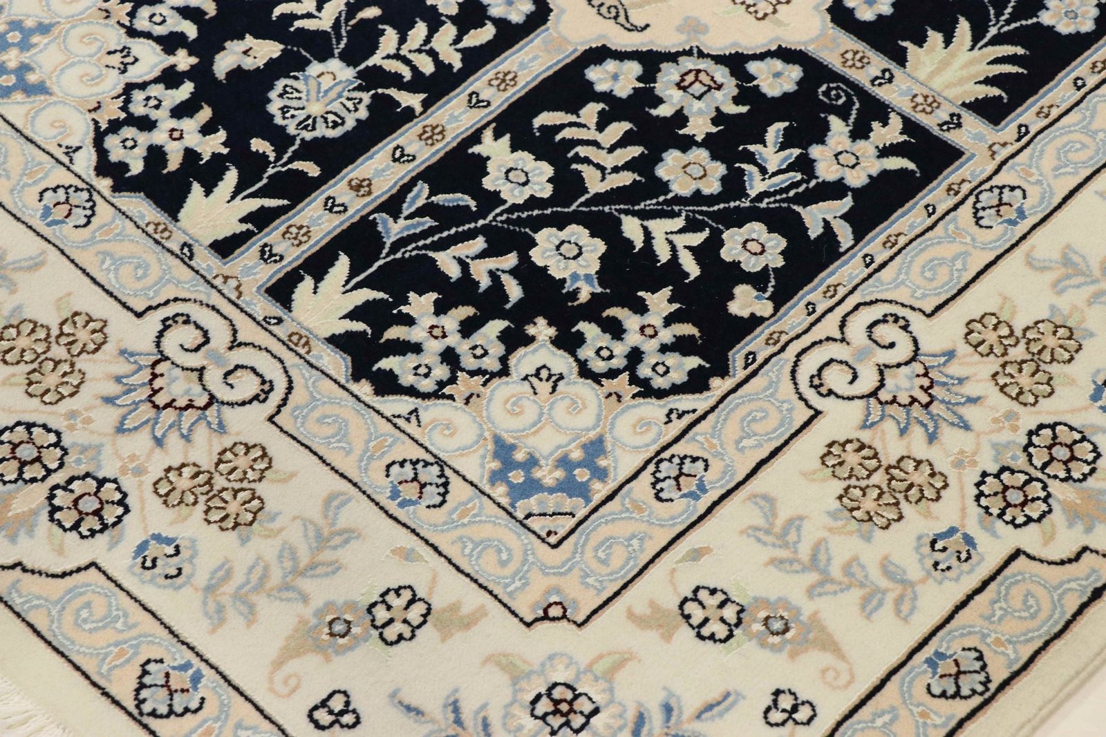 Nain 9La Sherkat 205x150 - Image 5