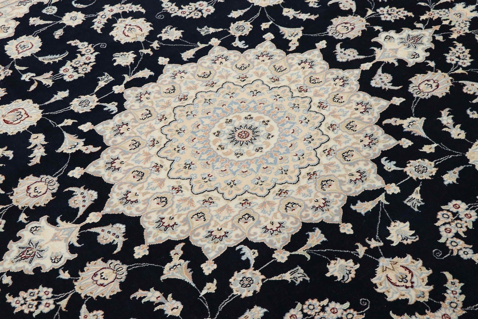 Nain 9La Sherkat 266x248 - Image 4