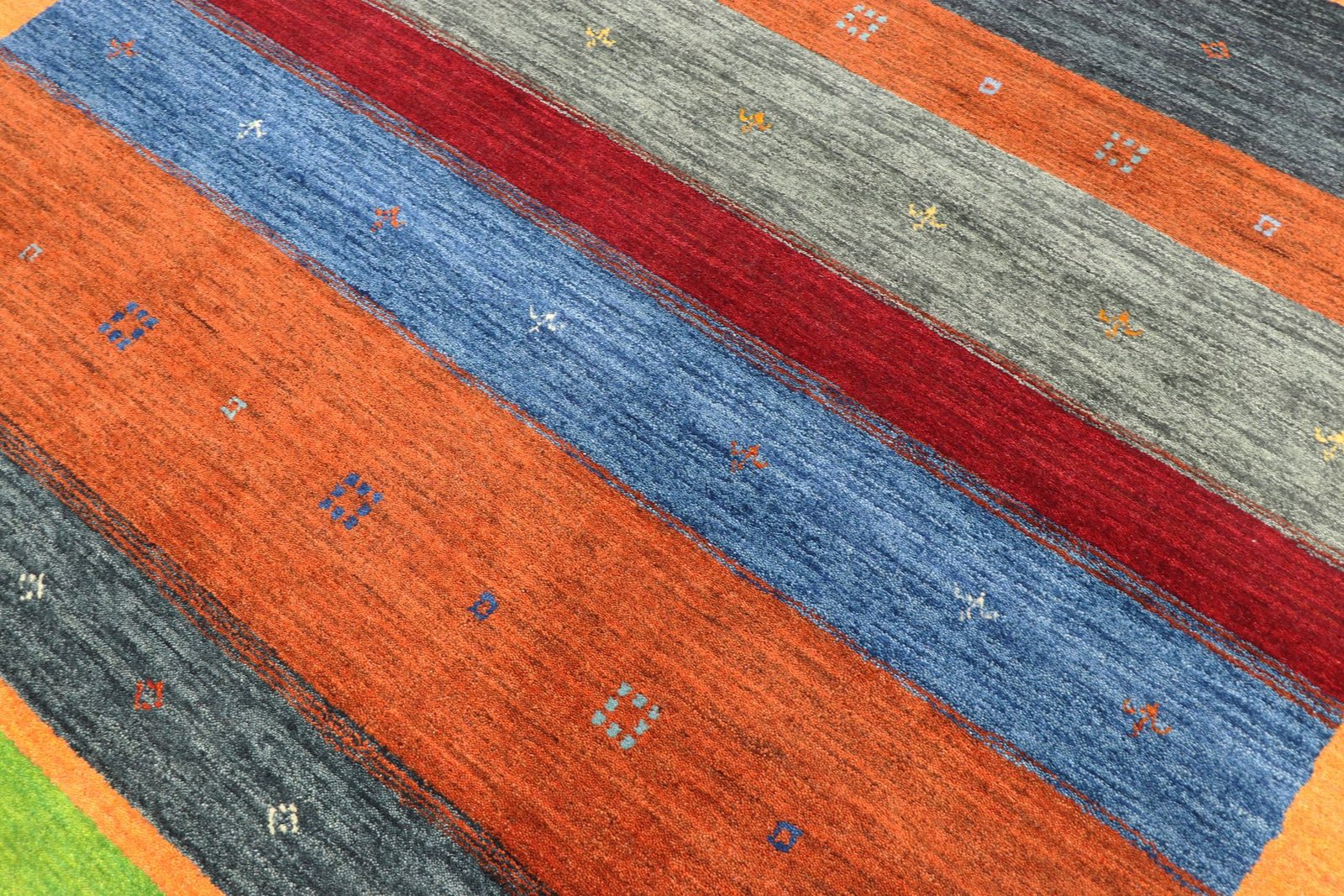 Loom Lori 299x204 - Image 4