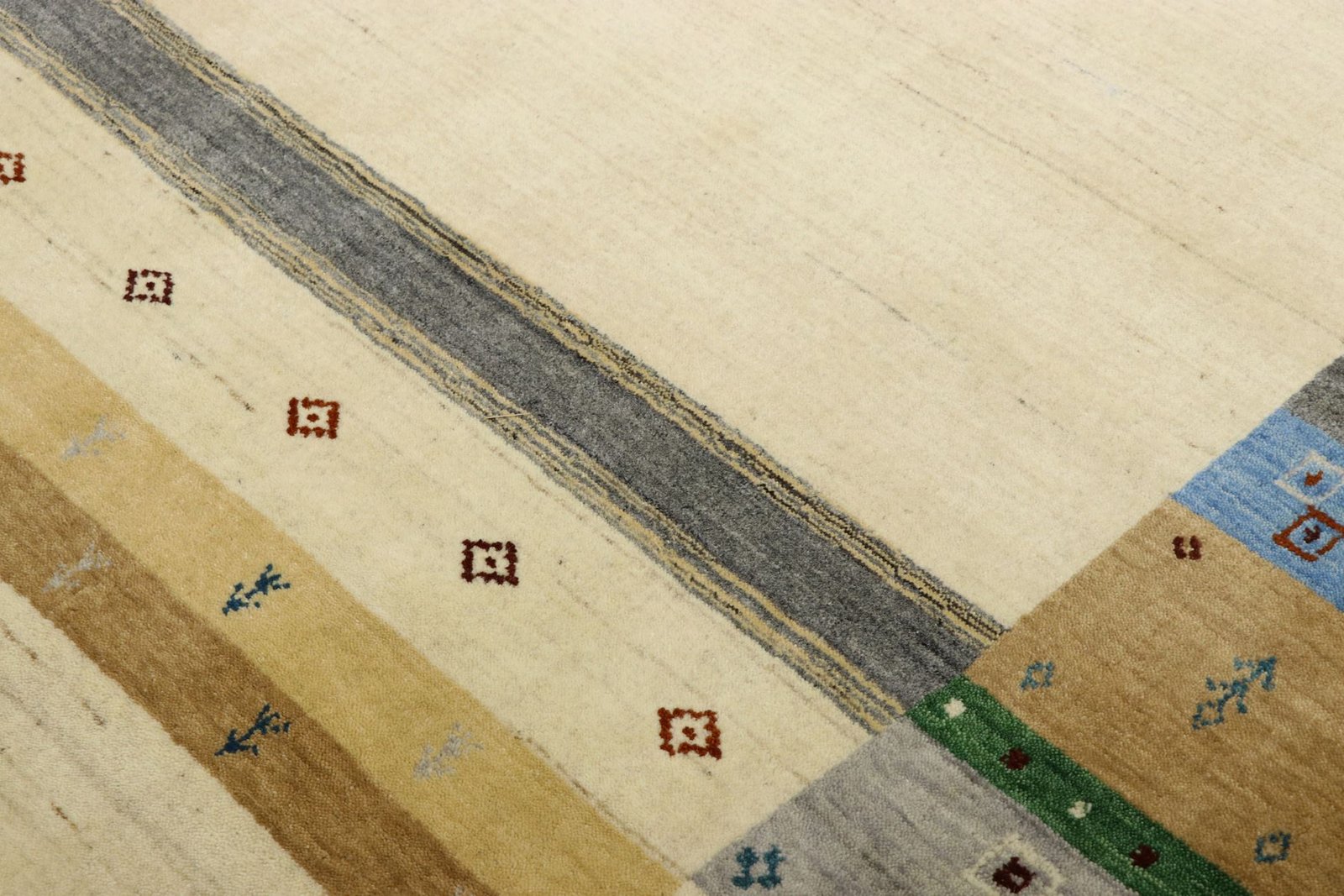 Loom Lori 300x207 - Image 5