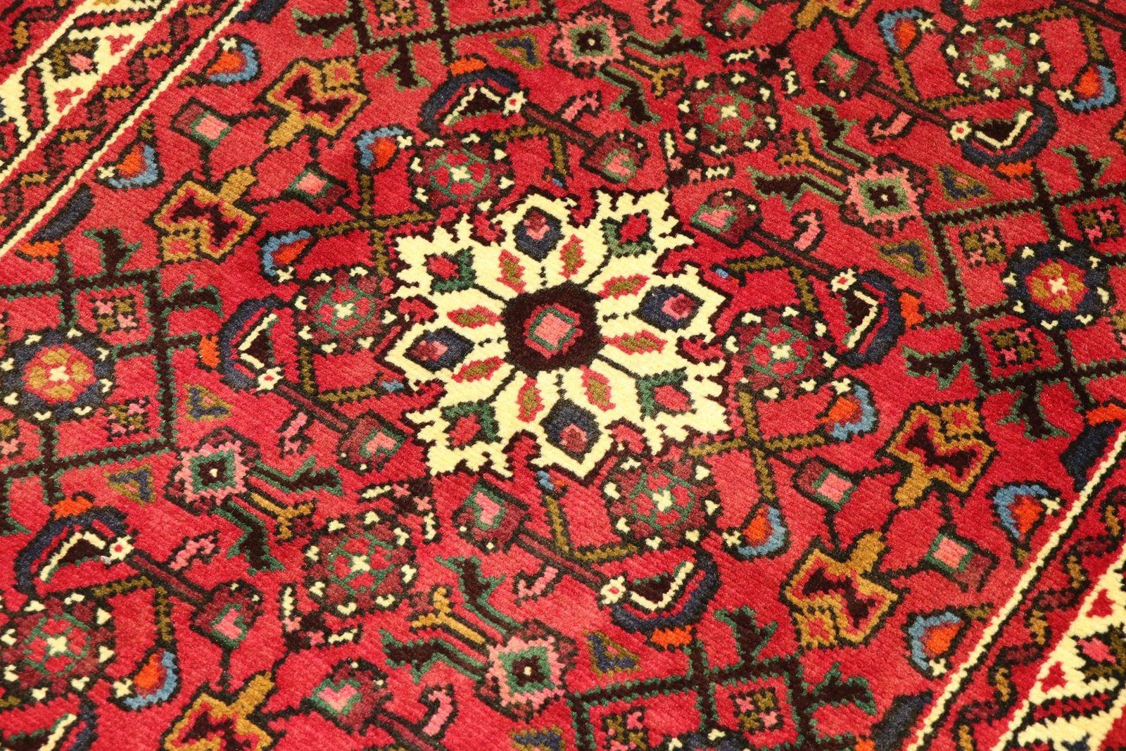 Hossein Abad 115x74 - Image 3