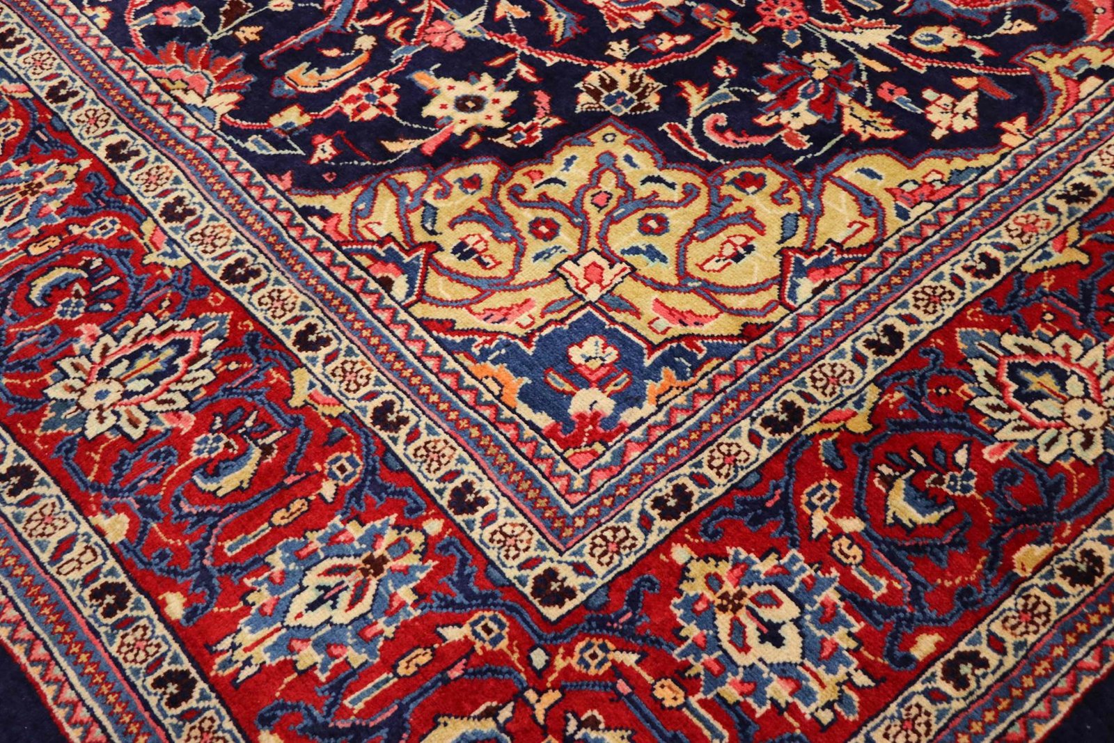 Sarough 400x300 - Image 4