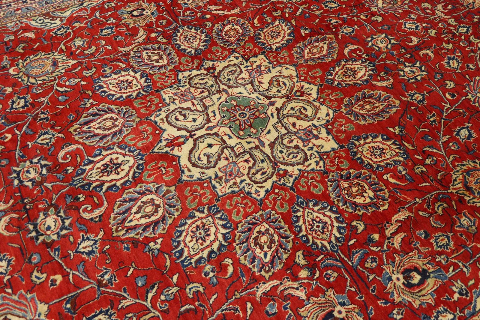 Sarough 369x268 - Image 4