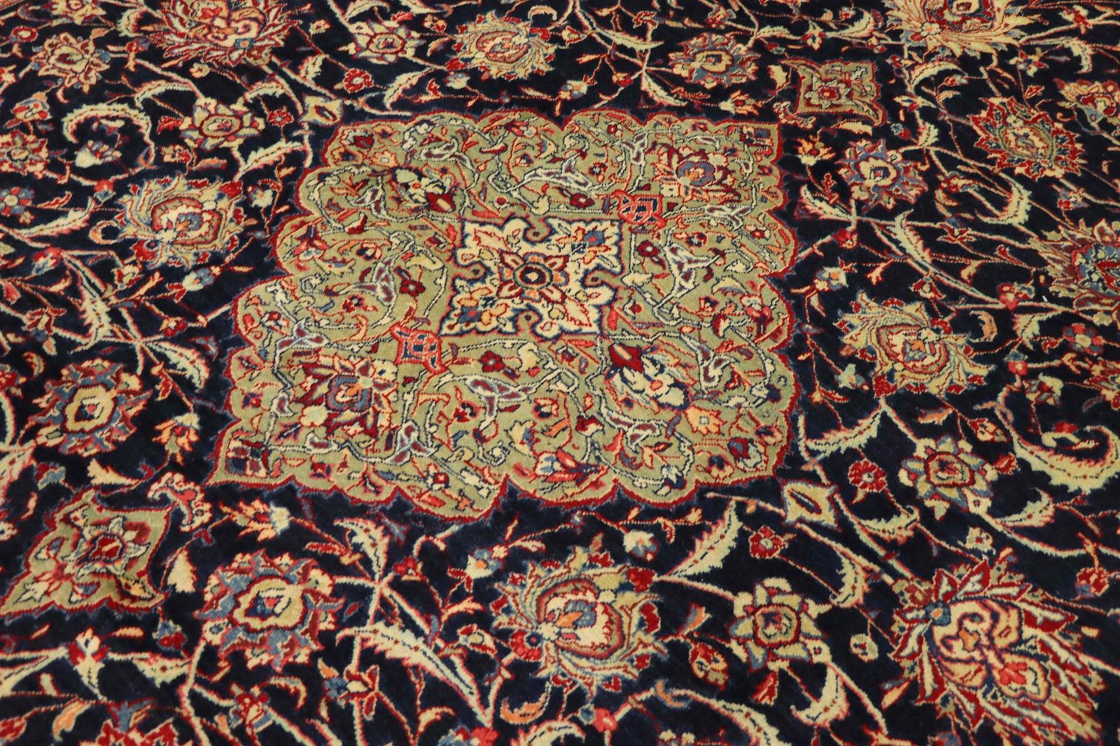 Sarough 360x269 - Image 4