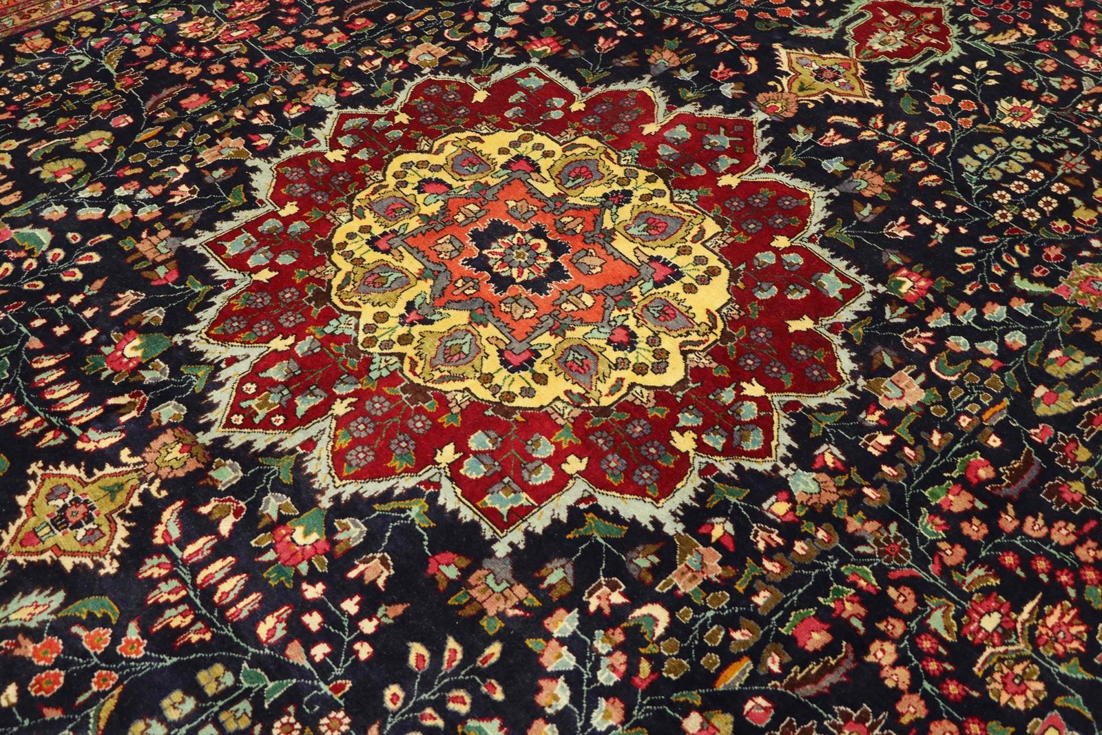 Tabriz 405x300 - Image 4