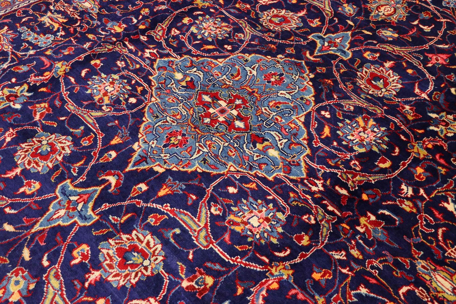 Sarough 390x290 - Image 4