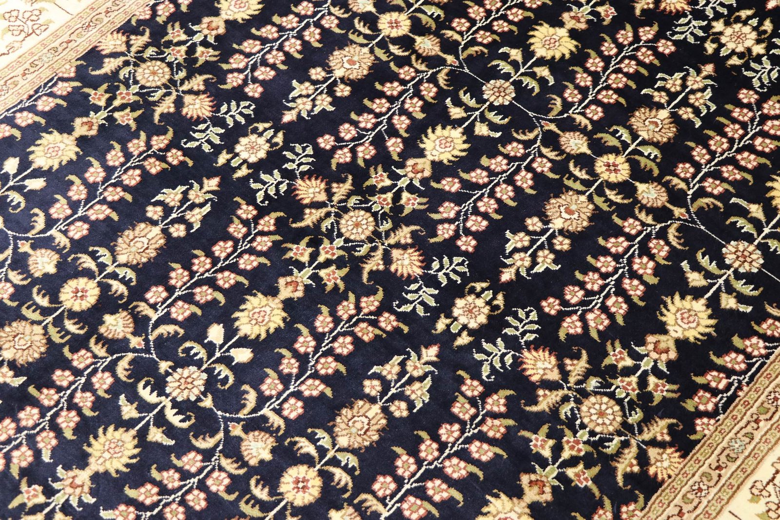 Hereke Silk 183x122 - Image 4