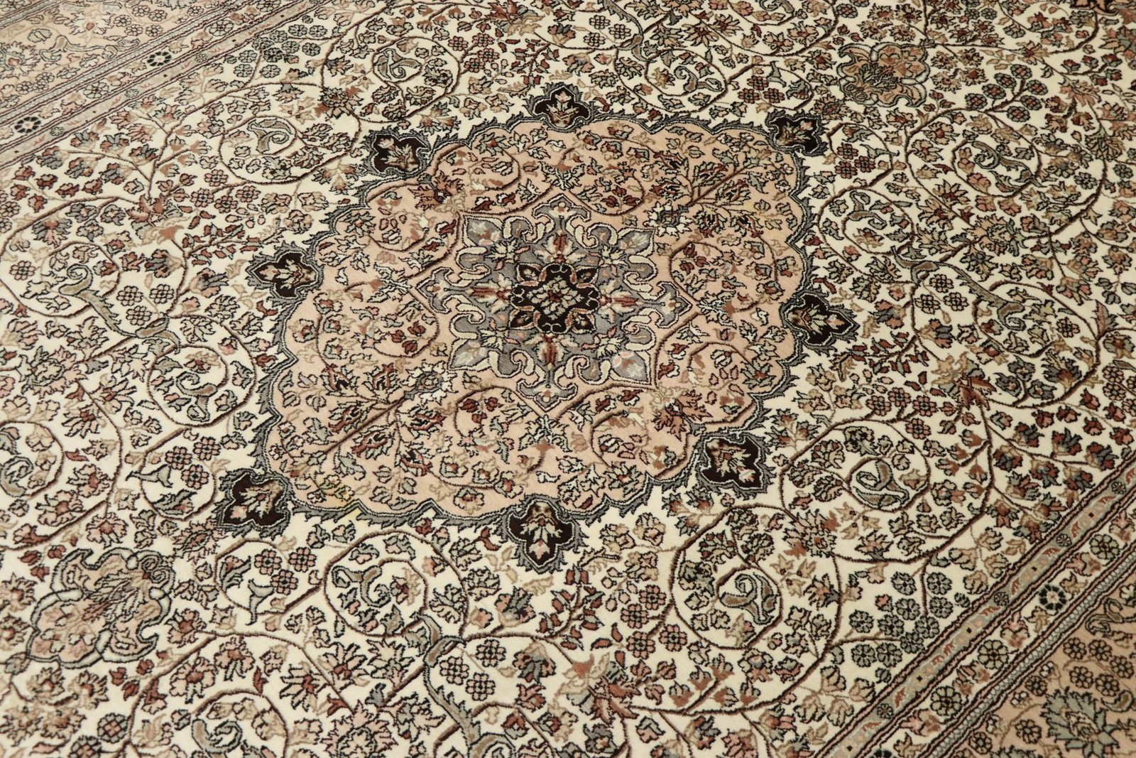 Hereke Silk 245x151 - Image 4