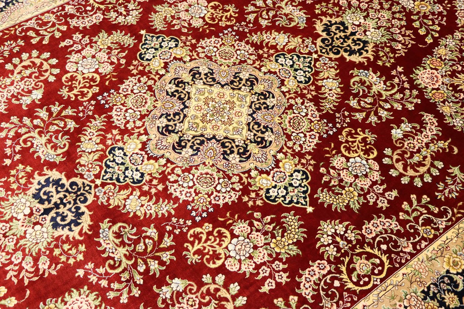 Hereke Silk 214x156 - Image 4