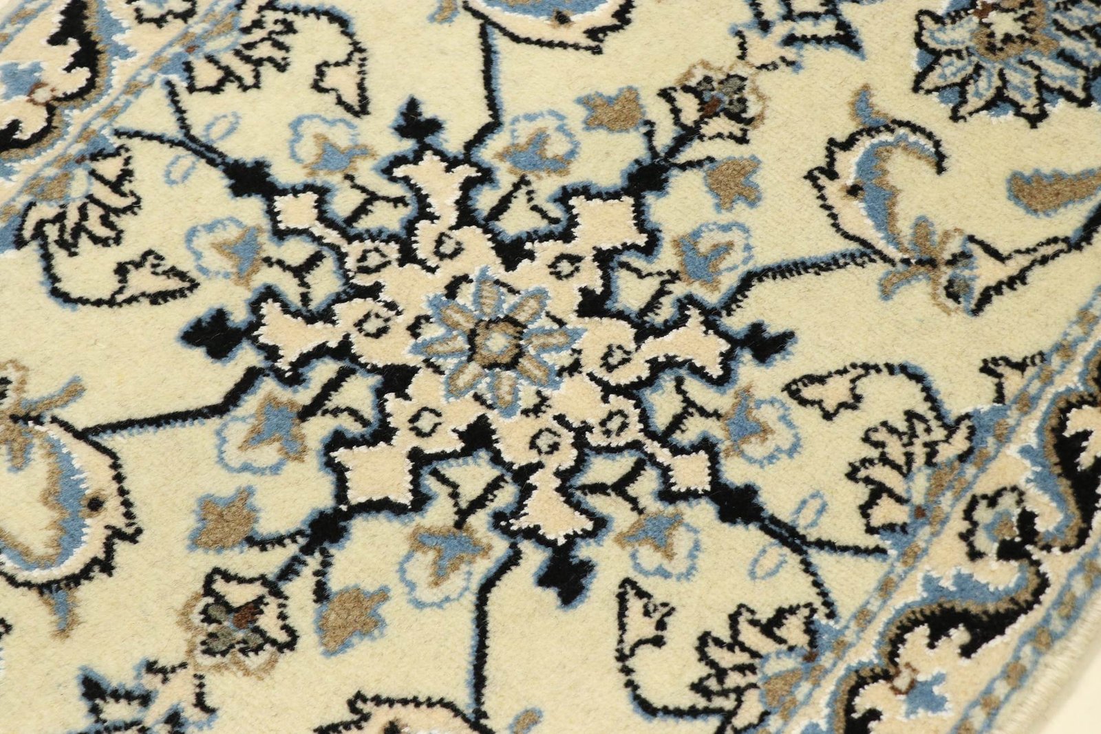 Nain Kashmar 84x56 - Image 4