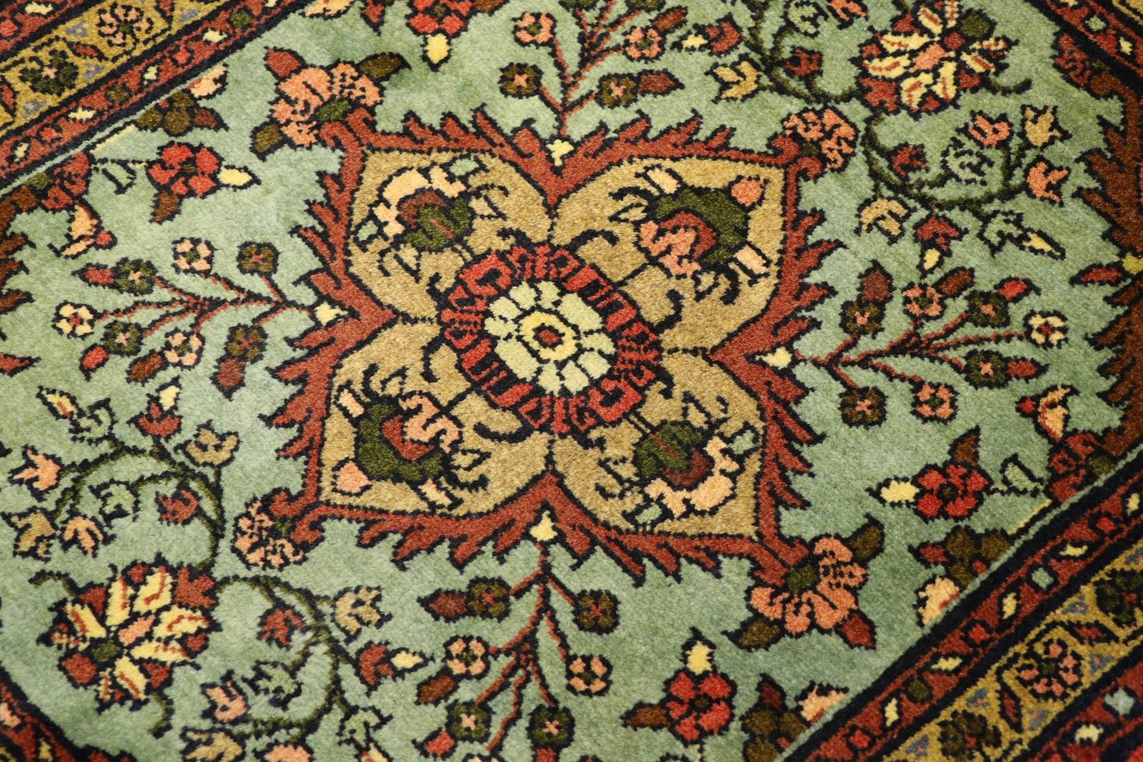 Bakhtiar 74 x 64 - Image 4