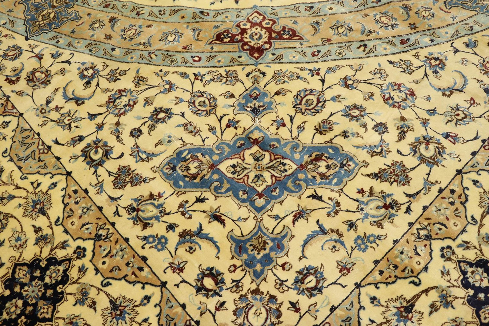 Nain 6la 565x556 - Image 2