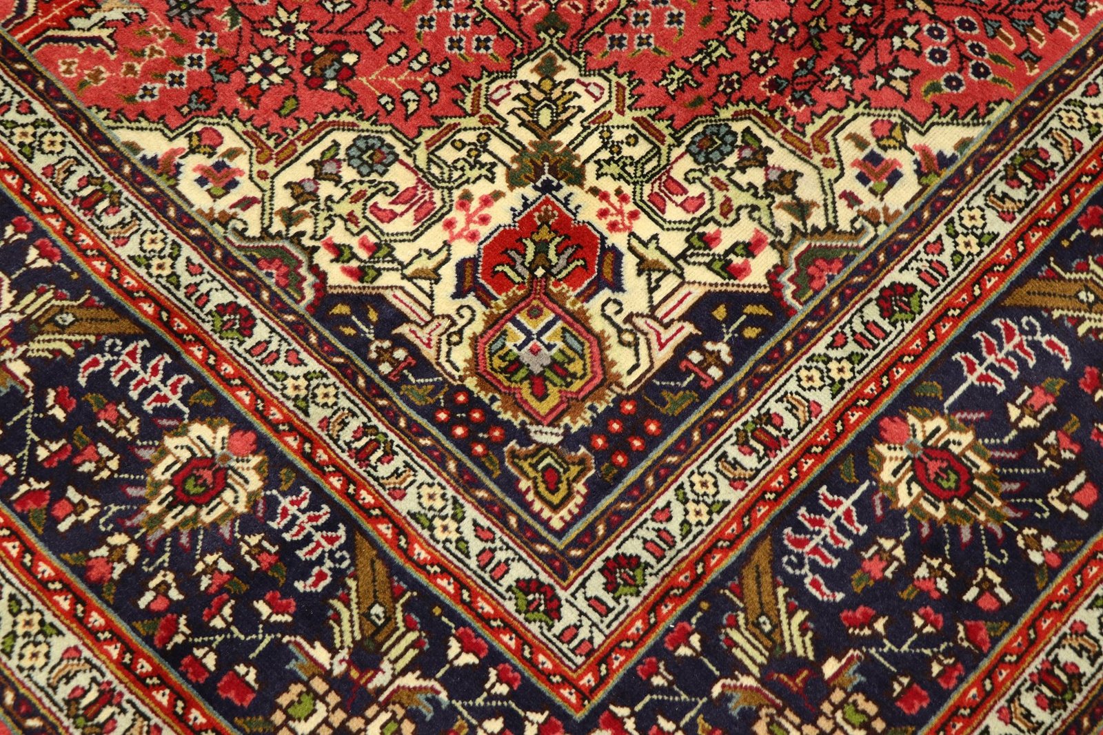 Tabriz 320x200 - Image 5