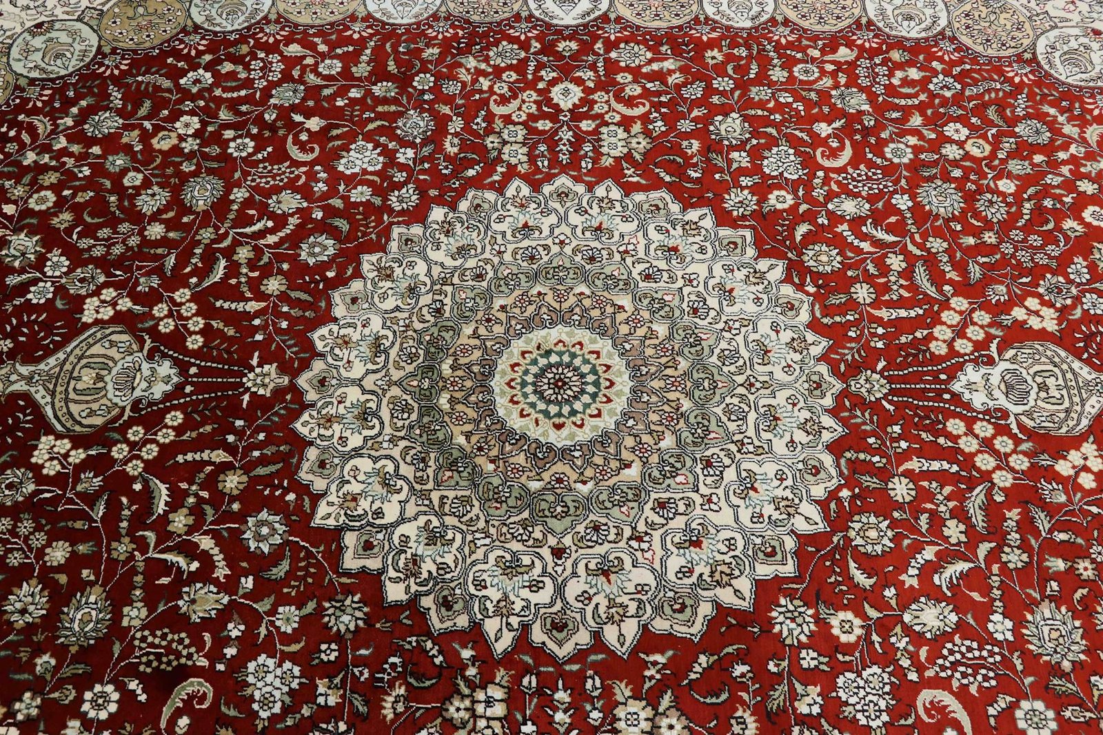 Hereke Silk 366x275 - Image 5