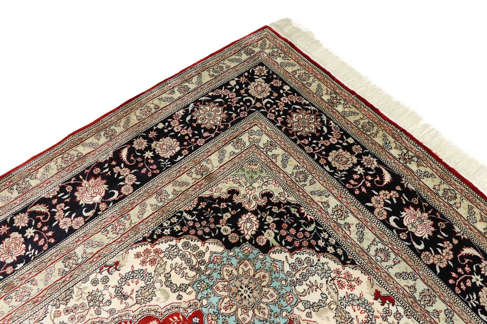 Hereke Silk 366x275 - Image 4